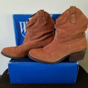 NIB-Authentic Suede-Trendy Slouch Cowgirl Booties